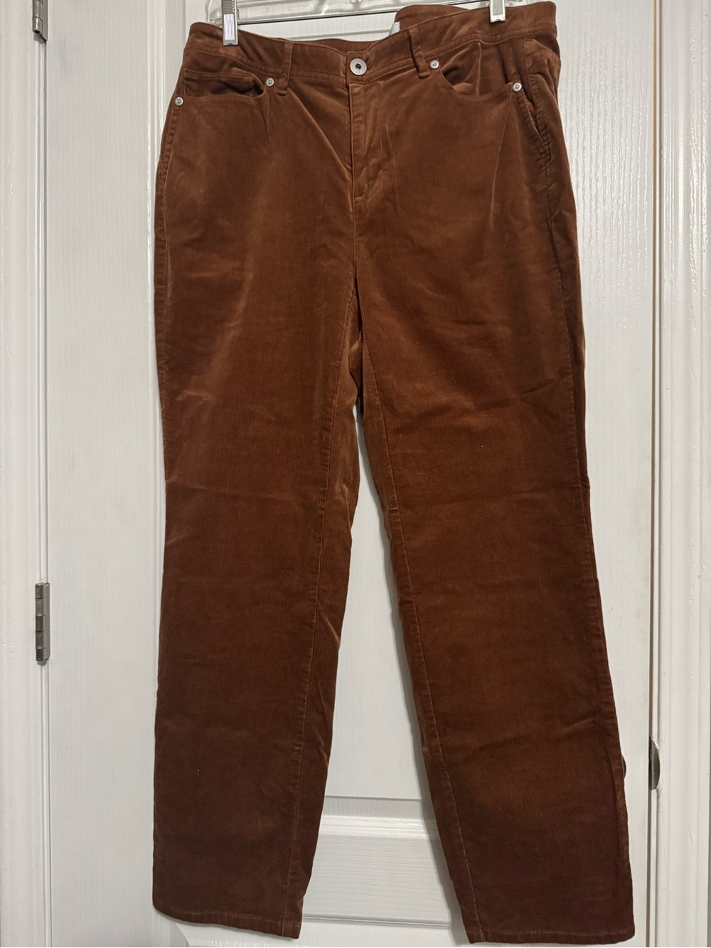 Women’s Corduroy Straight-Leg Pants in chestnut Brown